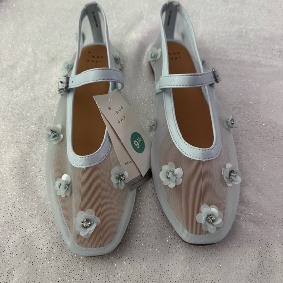 A NEW DAY Women’s Light Blue Everly Floral Mary Jane Flats - Picture 2 of 9